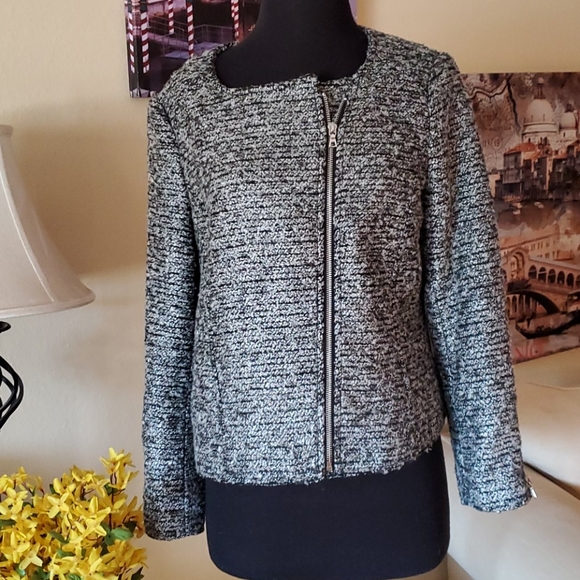 Blazer - Picture 2 of 5